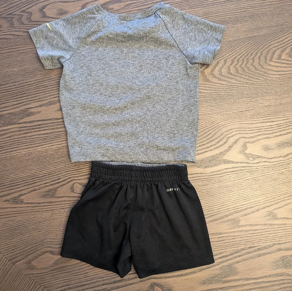 ✨5 For $50 Nike Gray and Black Dri-FIT Kids Set 12 Months